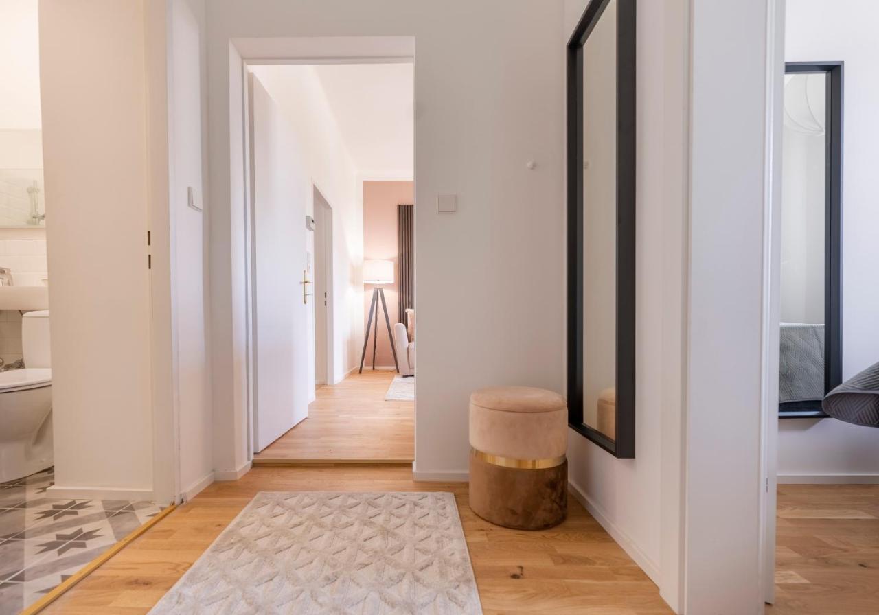 City Lounge Appartement Am Hauptbahnhof ซังคท์เพิลเทน ภายนอก รูปภาพ